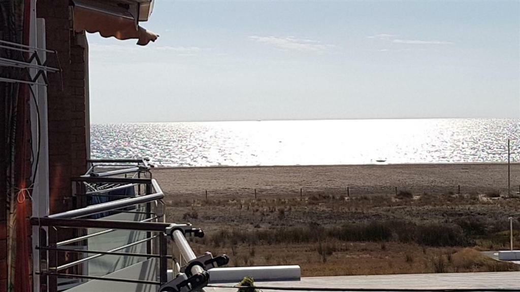 Apartamento Playa Mar Castelldefels Exteriör bild
